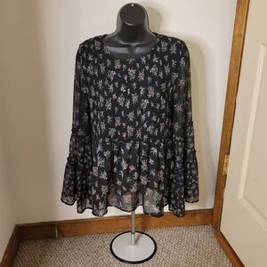 𝅺American Eagle Women's Floral Flare Blouse - Size (M) - Excellent Condition